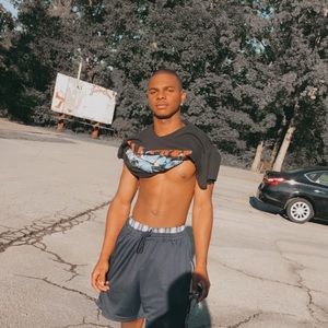 Meet your Posher, Everett